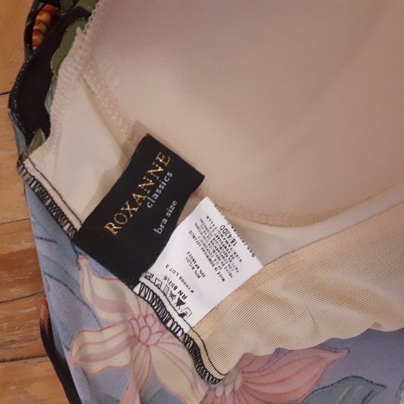 LAST DAY CLOSET CLEANOUT Vintage Inspired Swimsuit - Picture 3 of 4